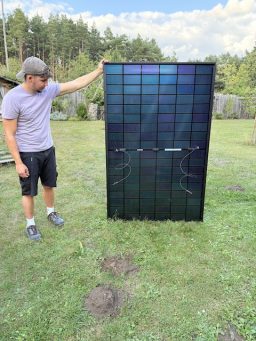 ..noch ein Solarmodul, sehr schön anzusehen, auch von unten! Solarmodul Glas/ Glas